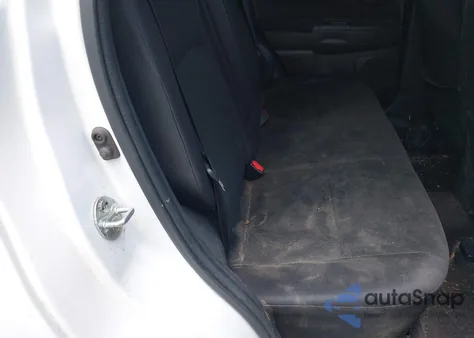 2014 Mitsubishi Outlander Sport Es z USA, uszkodzony, nr VIN 4A4AR3AUXEE010101